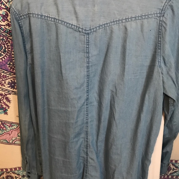 American Eagle Denim Button Up - Picture 4 of 4